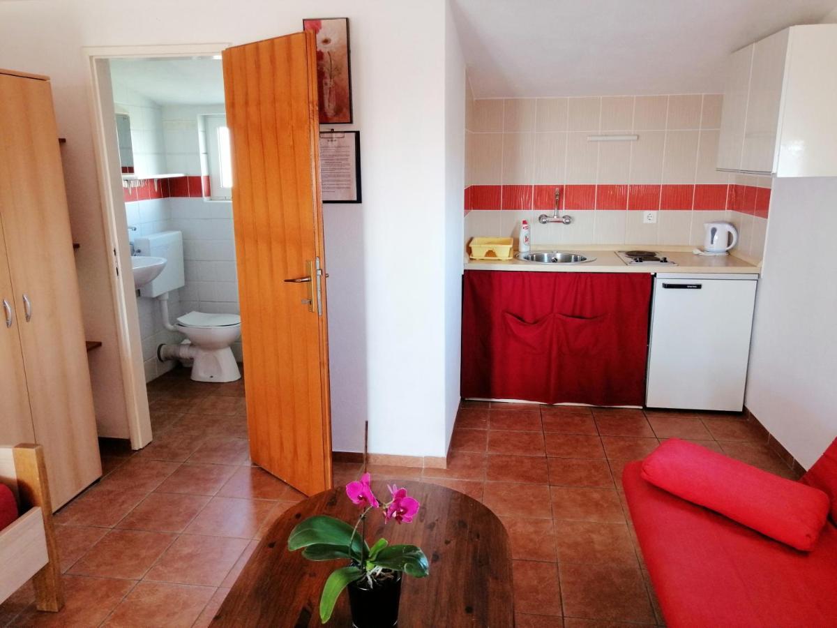 Apartments Brkovic Sukosan Exterior photo