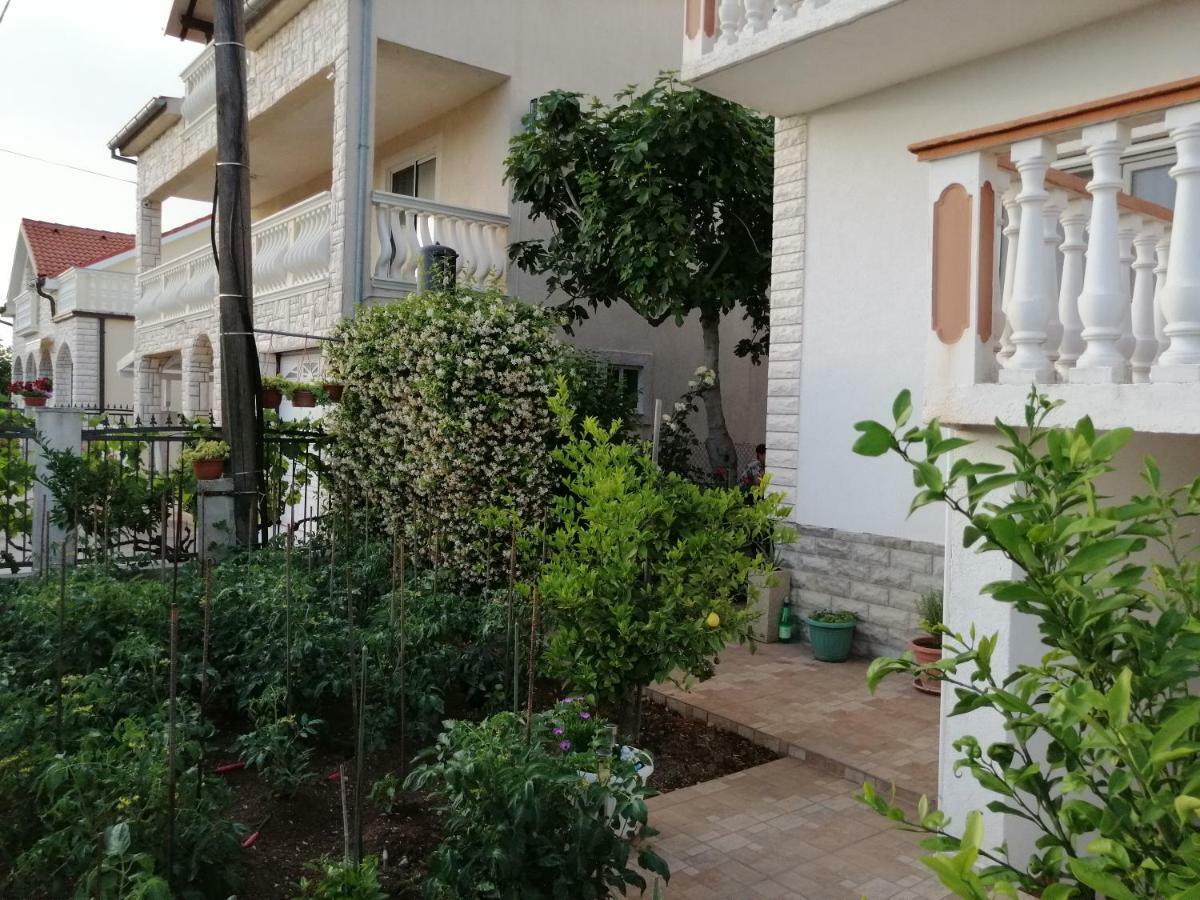 Apartments Brkovic Sukosan Exterior photo